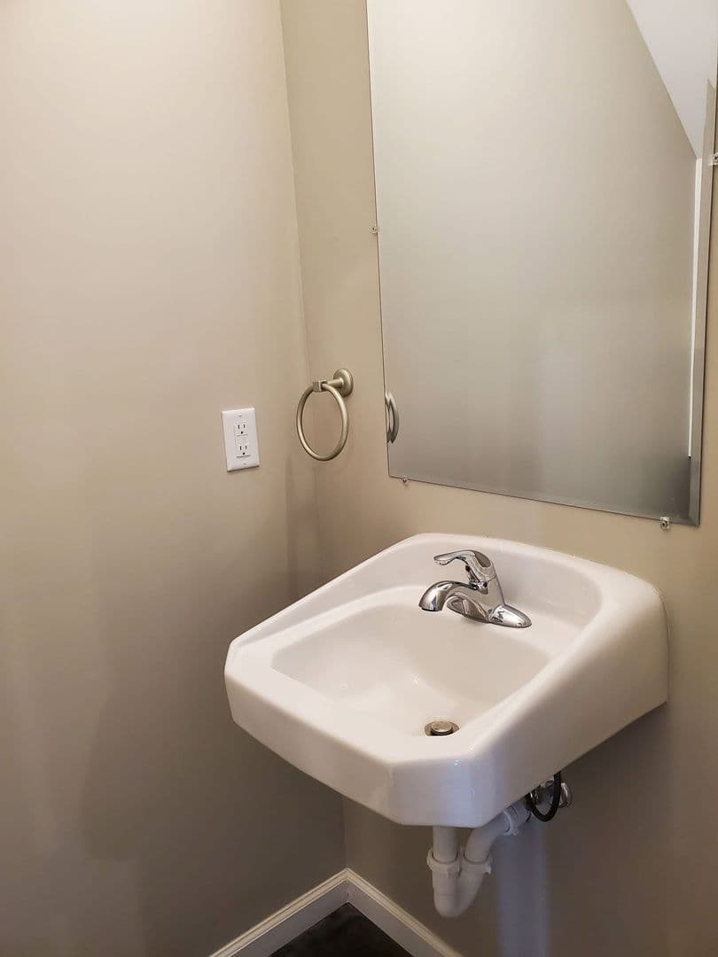 Jackson Apartment: 231 Cane Creek Lane, Apt 103