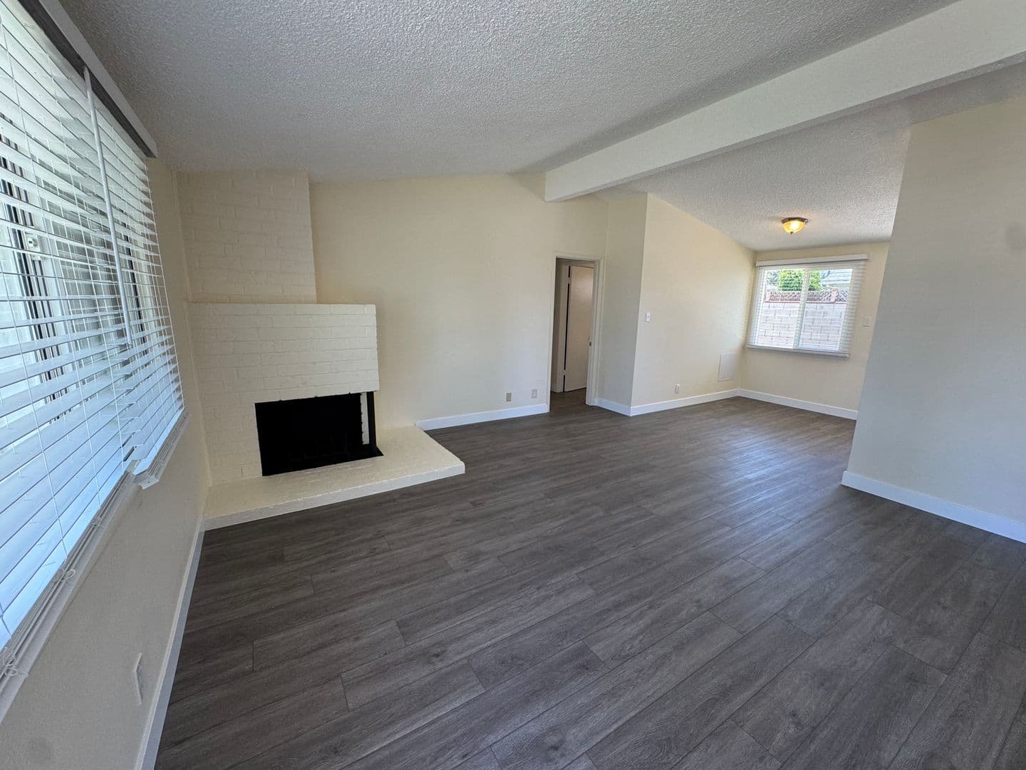 Simi Valley House: 760 Dennis Avenue