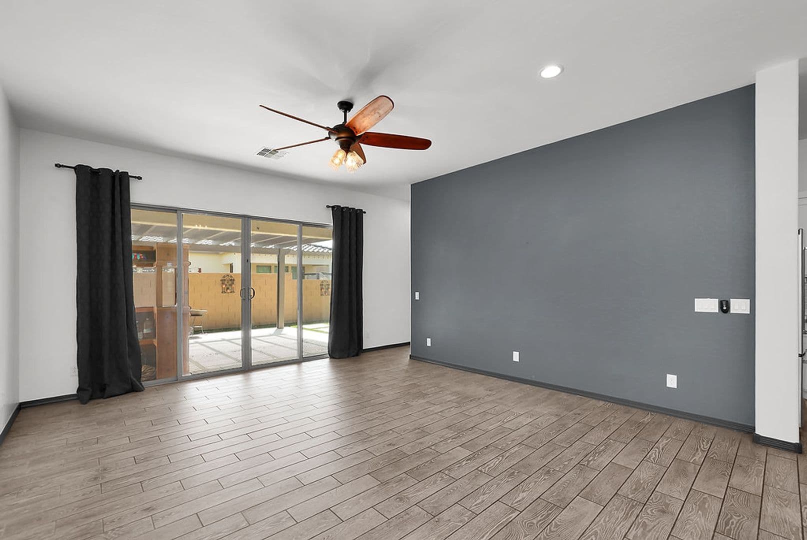 San Tan Valley House: 369 W Glacier Bay Drive