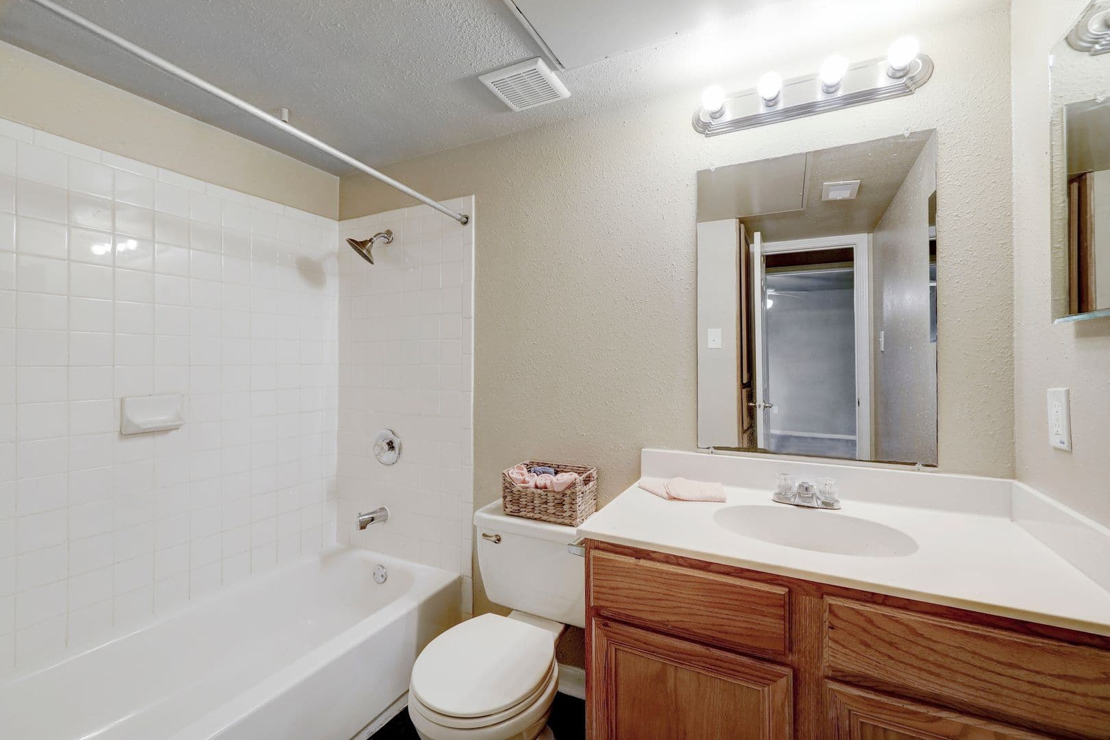 Houston Apartment: 3023 Woodcreek Lane