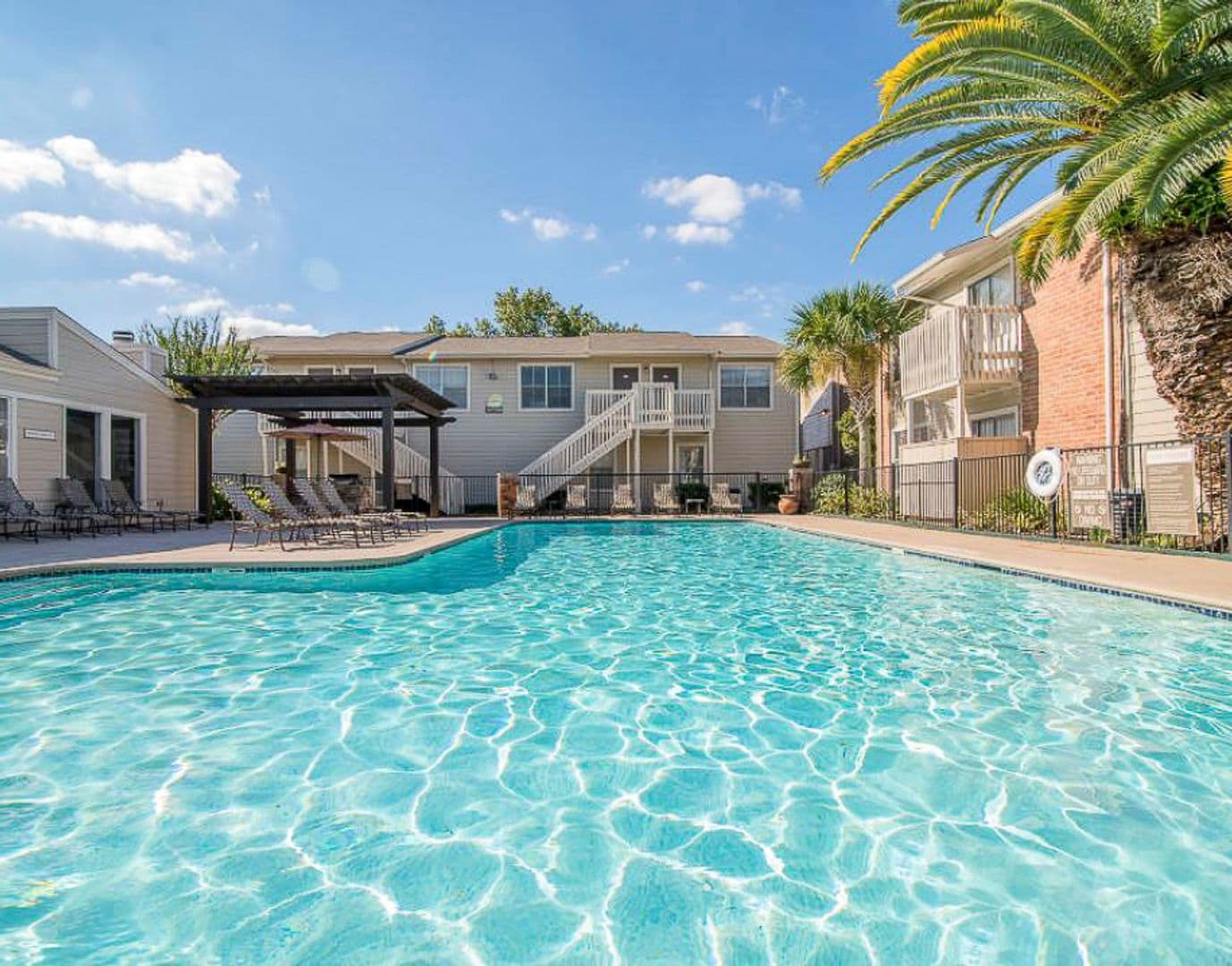 Houston Apartment: 16200 Space Center Blvd