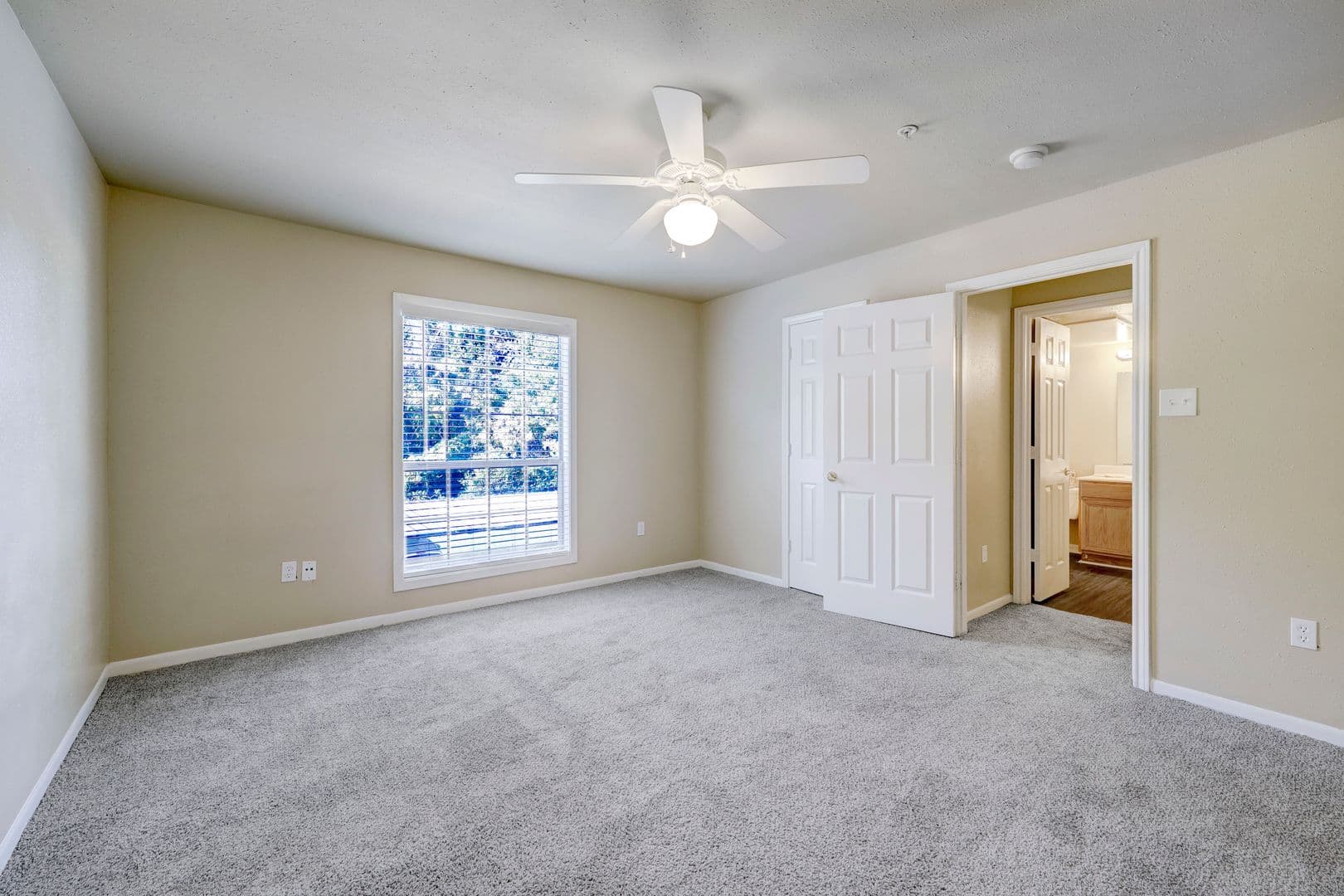 Houston Apartment: 3023 Woodcreek Lane