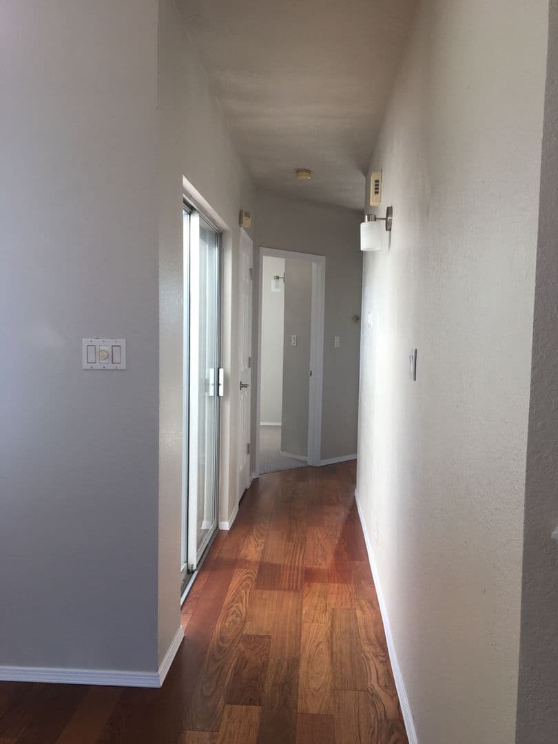 Albuquerque House: 2444 Plaza Vizcaya NW