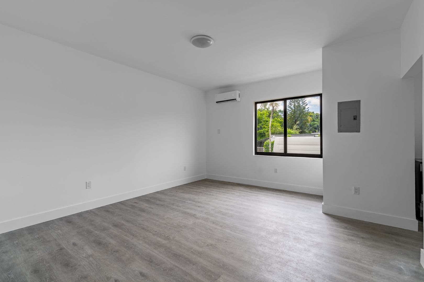 Miami Apartment: 2961 SW 5TH ST