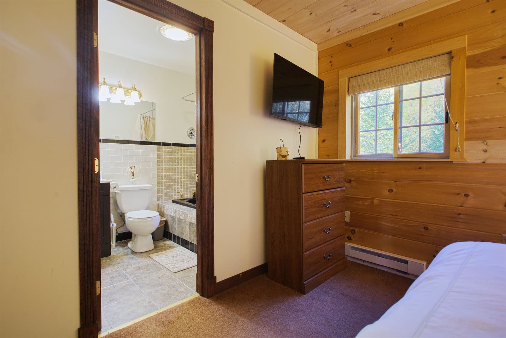Campton House: 157 Summit Dr