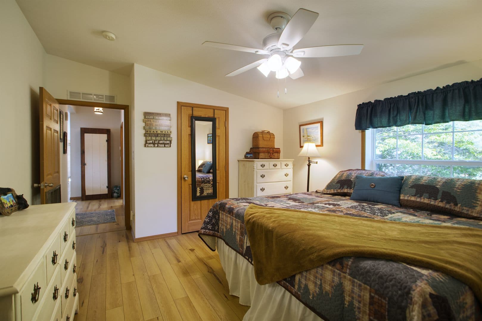 Campton House: 12 Trapper Rd