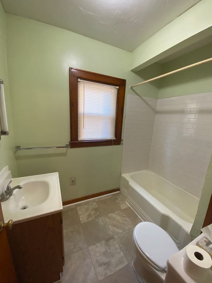 West Manchester Apartment: 314 Cartier St. #1