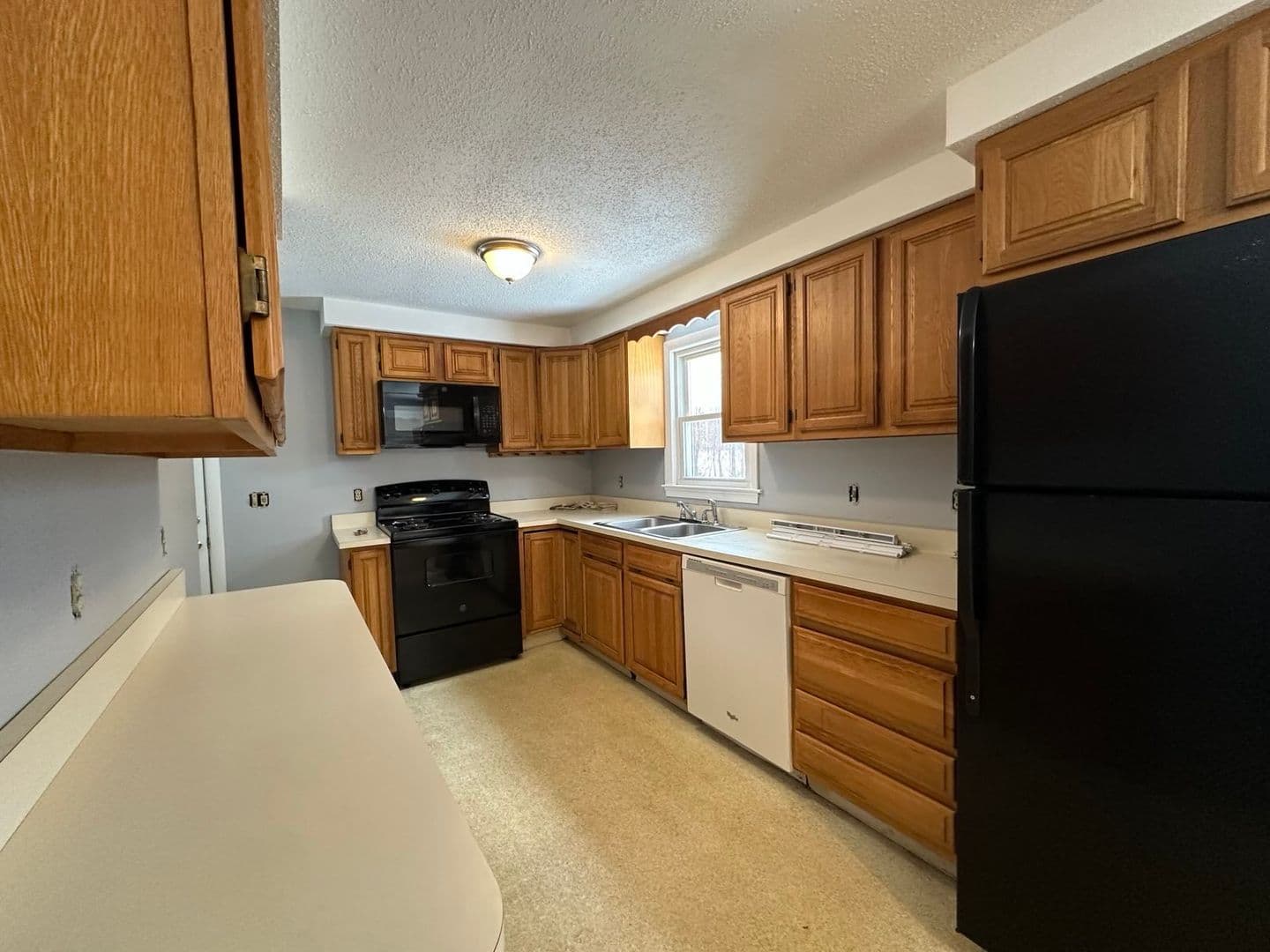 Salem House: 20 Spencer Ave