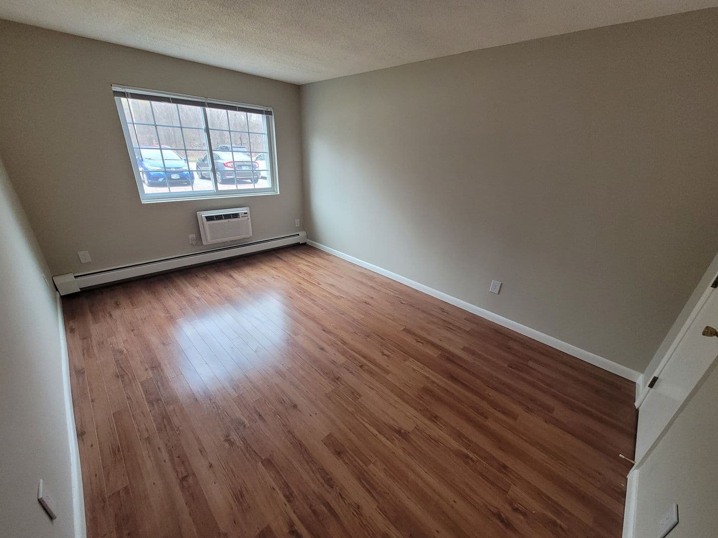Manchester Condo: 377 Huse Rd. #3