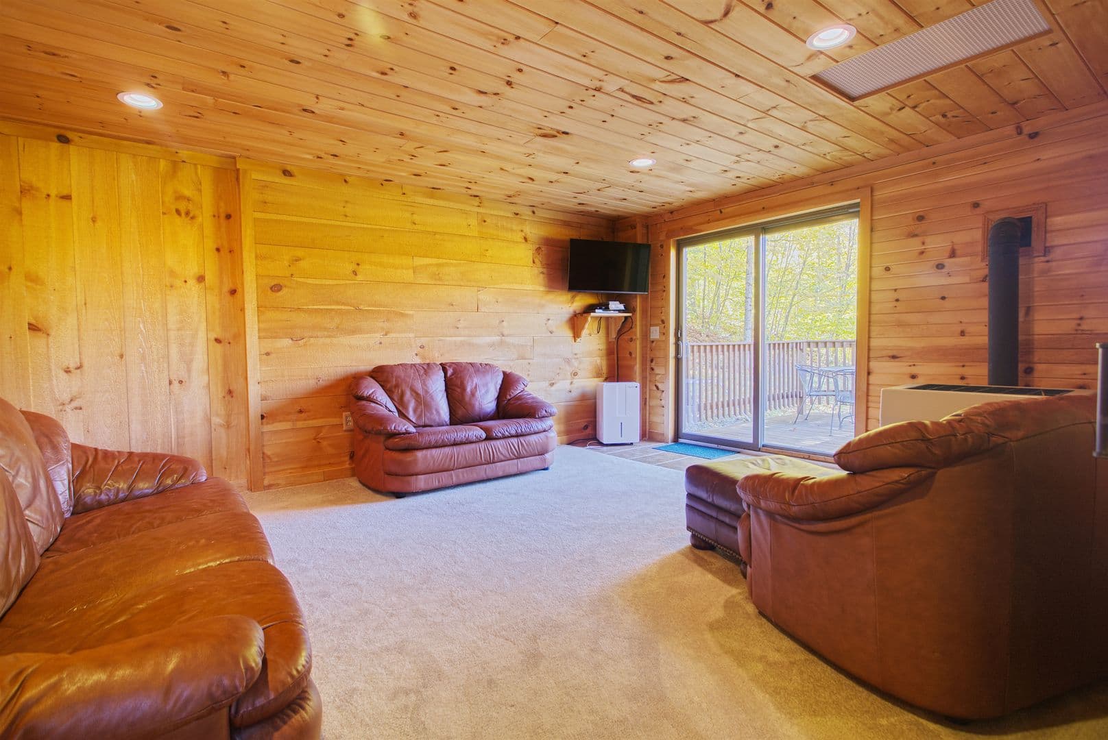 Campton House: 157 Summit Dr