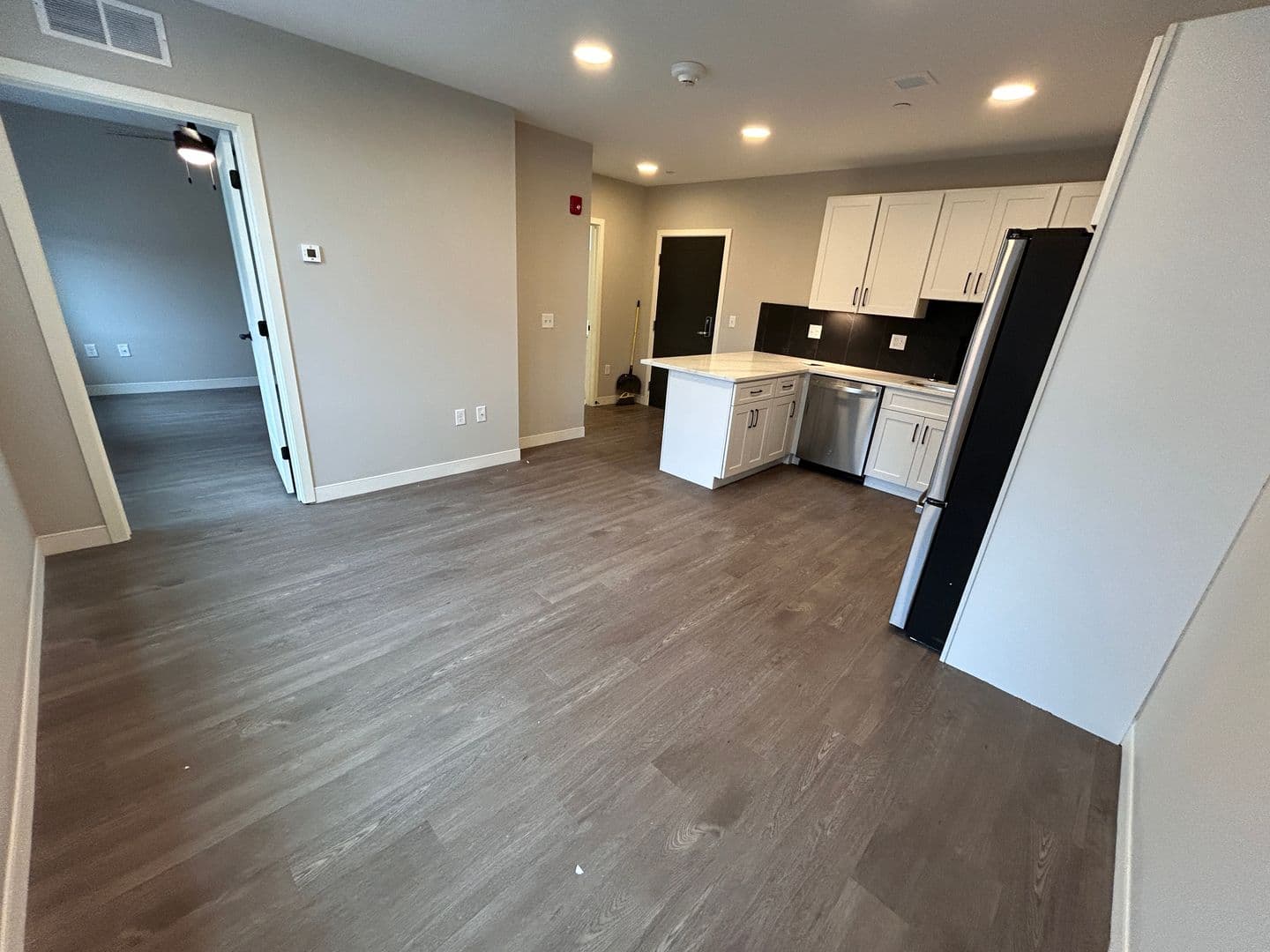 Manchester Apartment: 967 Elm Street