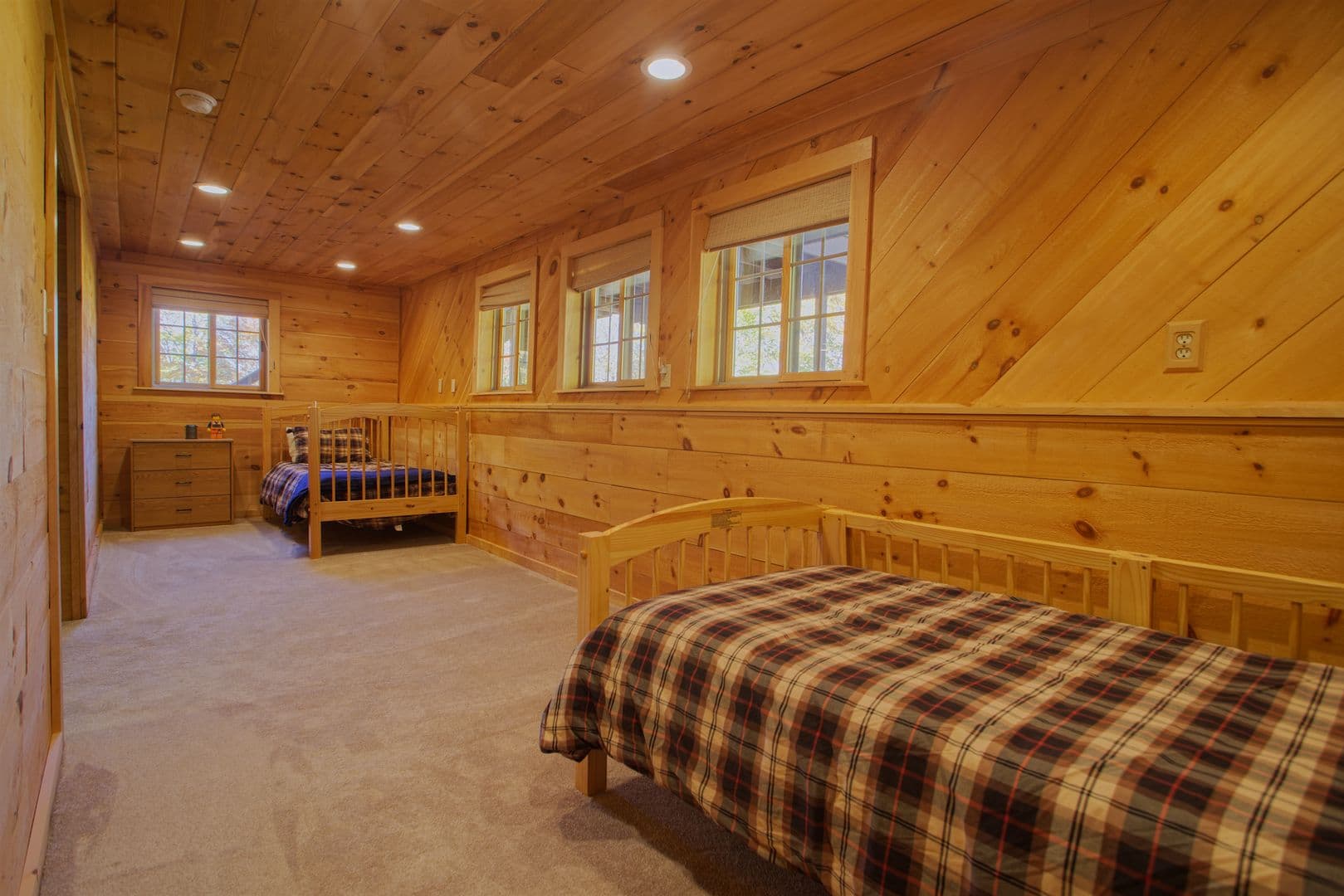 Campton House: 157 Summit Dr
