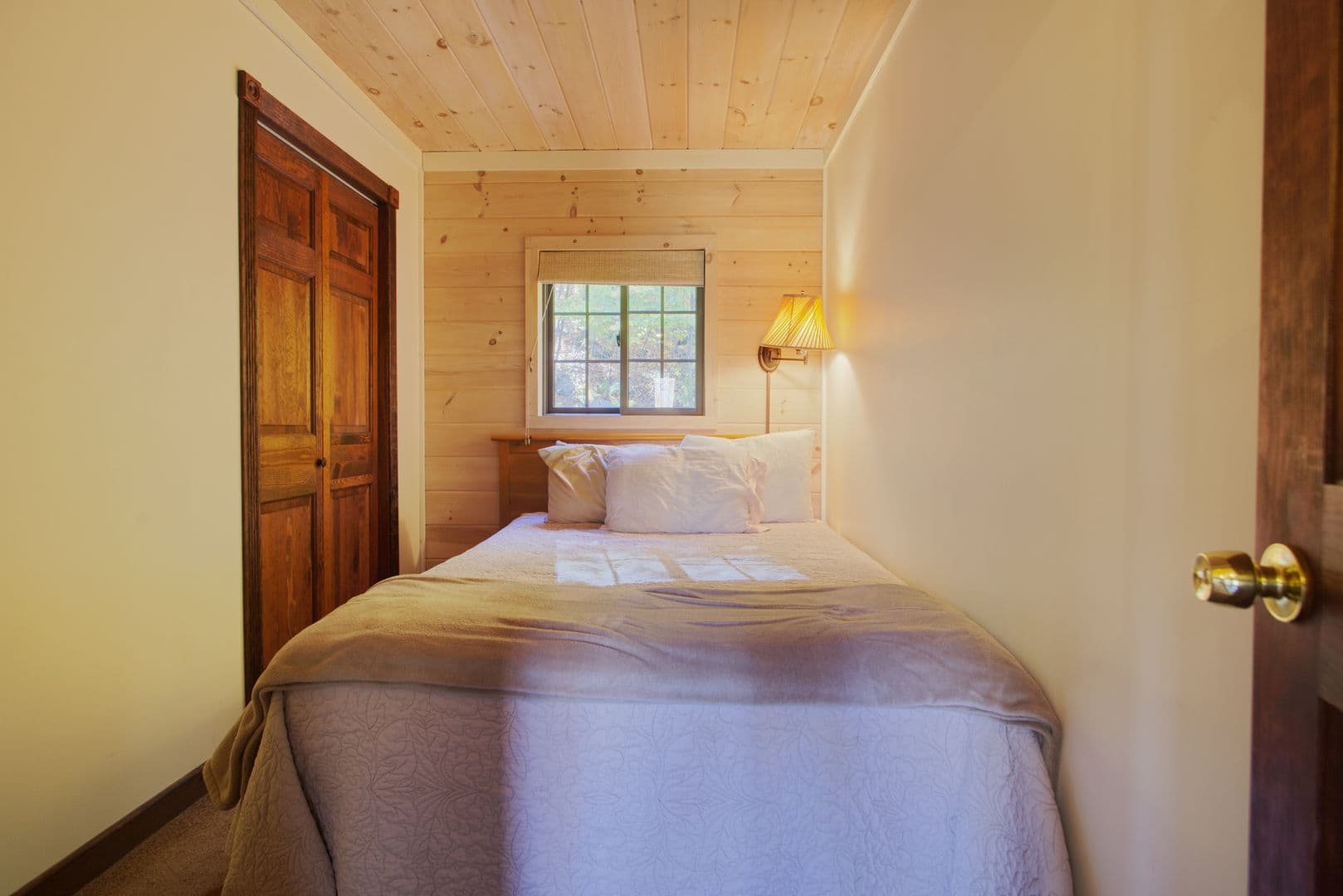 Campton House: 157 Summit Dr