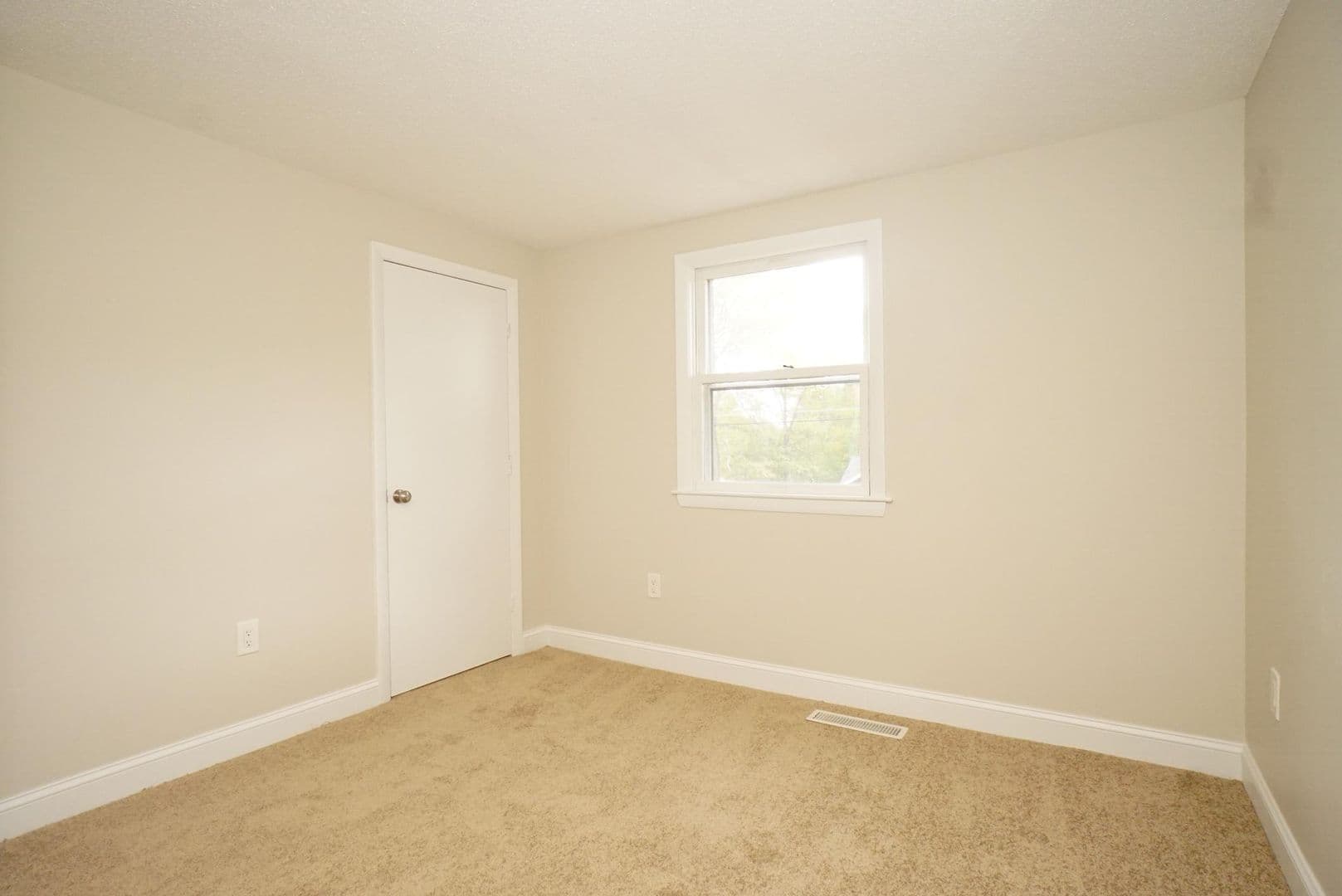 Nashua House: 42 Woodfield St