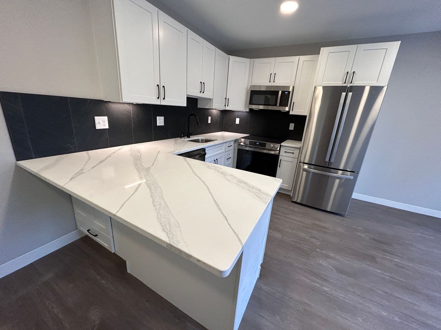 Manchester Apartment: 967 Elm Street