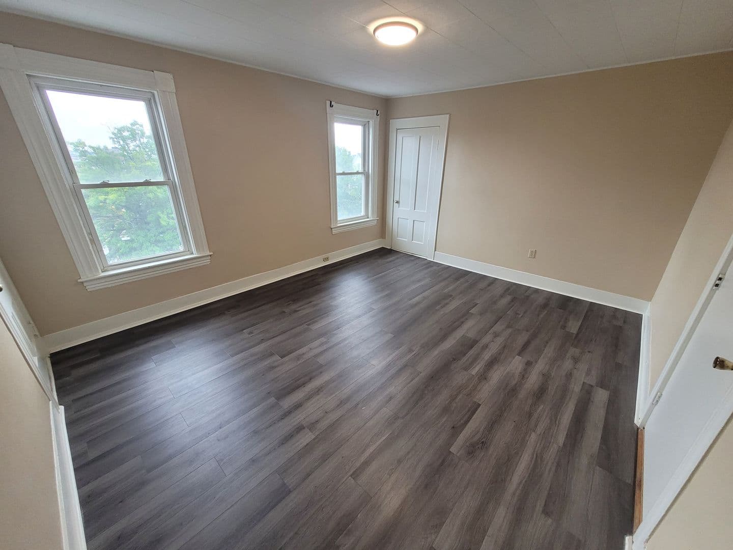West Manchester Apartment: 276 Notre Dame Ave #3