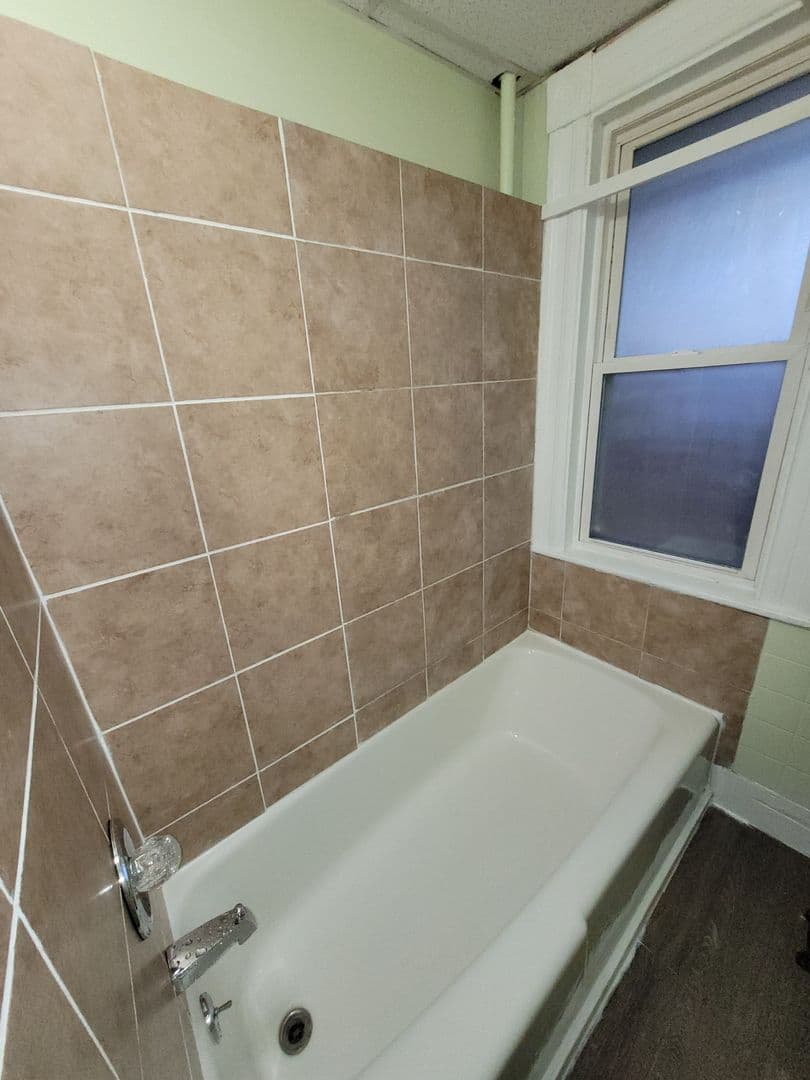 Manchester Apartment: 10 Orange St. #7