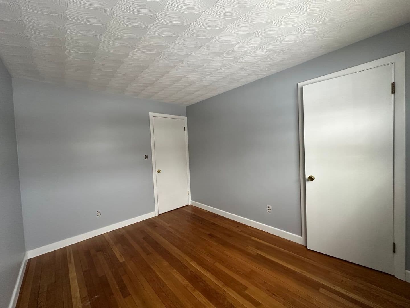 Salem House: 20 Spencer Ave