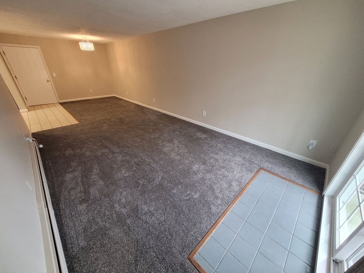 Manchester Condo: 377 Huse Rd. #3