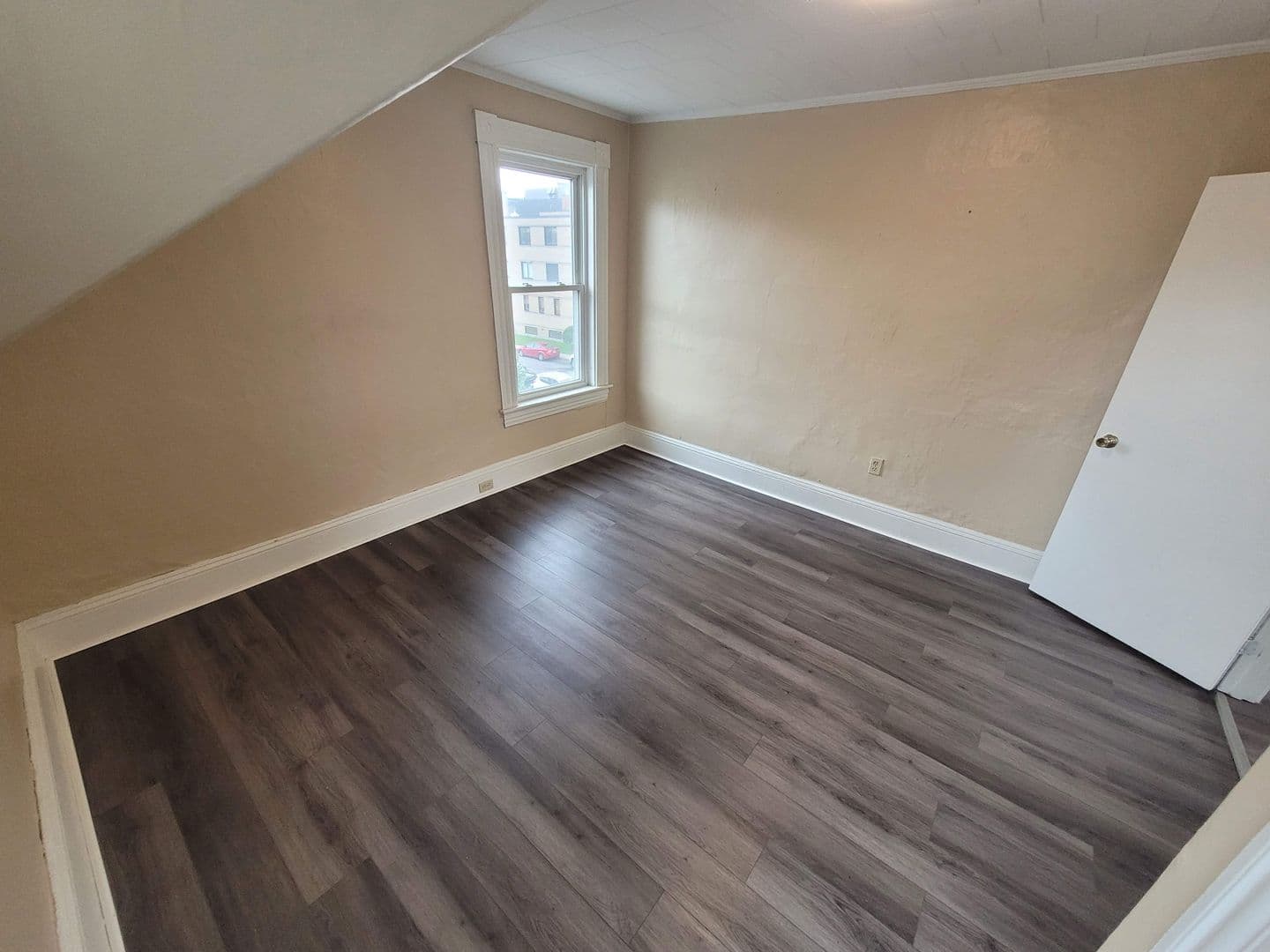 West Manchester Apartment: 276 Notre Dame Ave #3