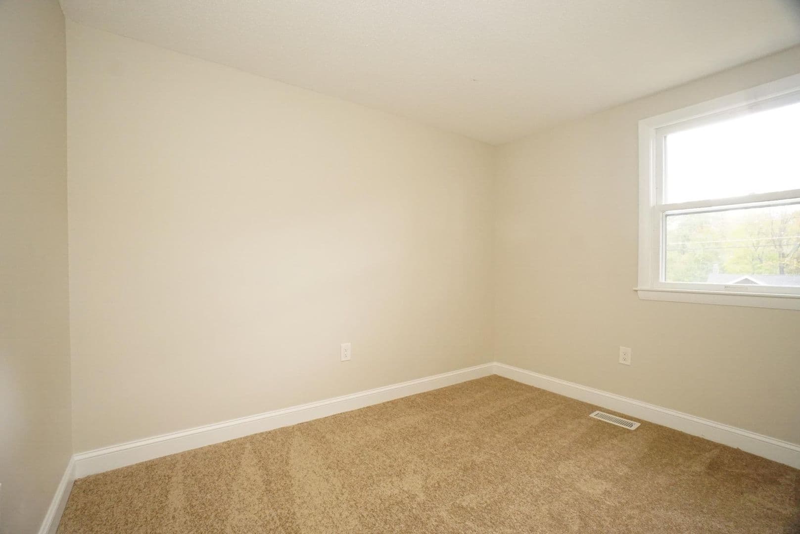 Nashua House: 42 Woodfield St
