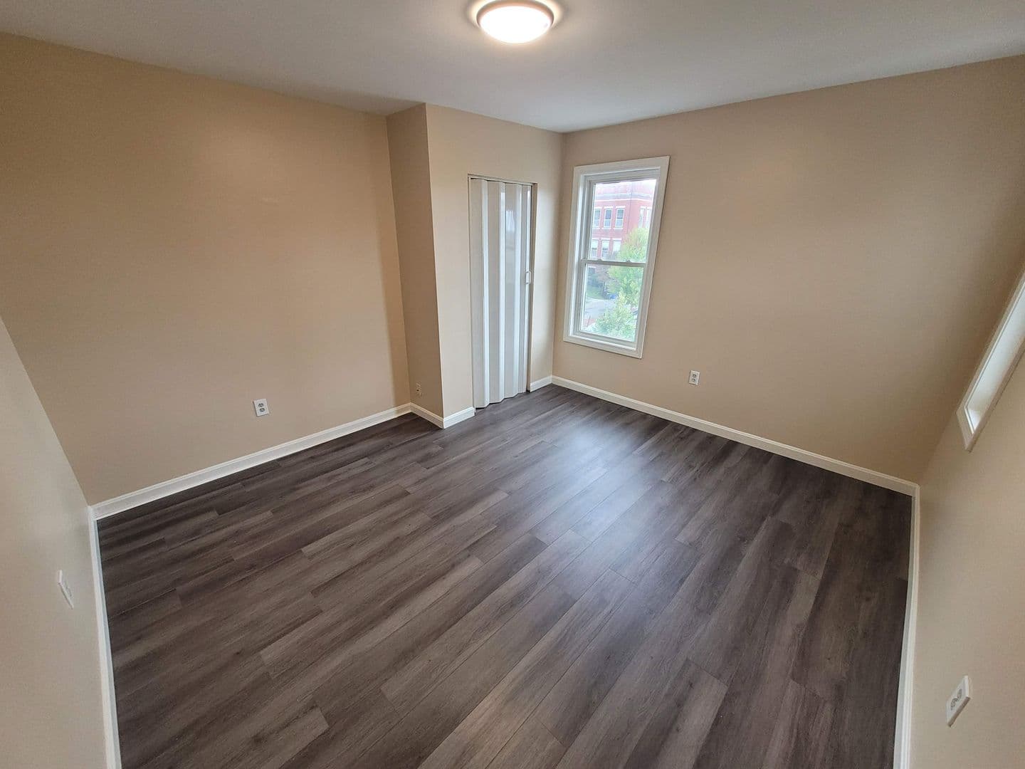 West Manchester Apartment: 276 Notre Dame Ave #3