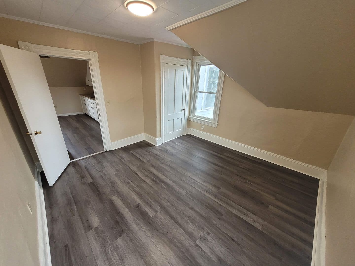 West Manchester Apartment: 276 Notre Dame Ave #3