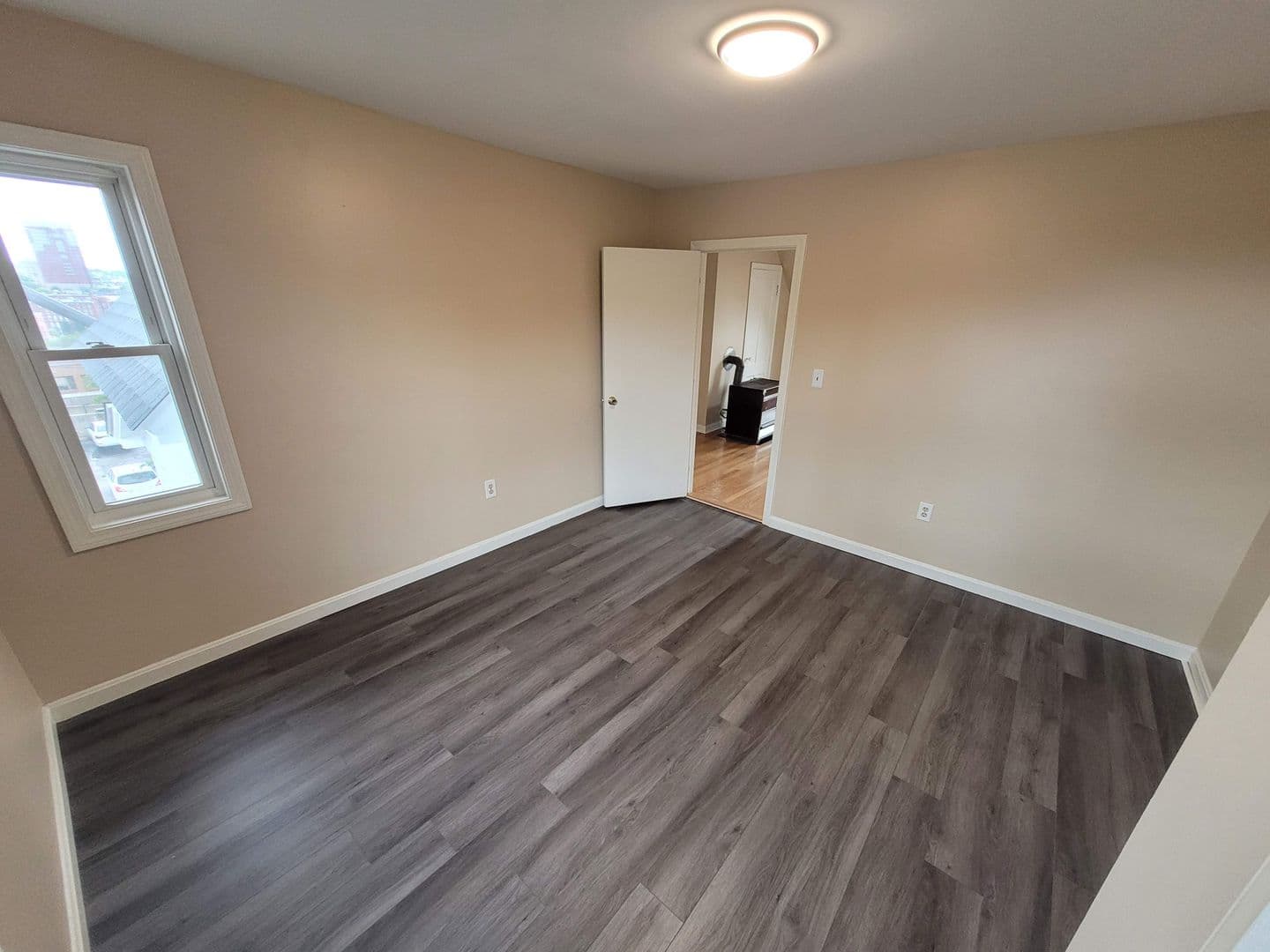 West Manchester Apartment: 276 Notre Dame Ave #3