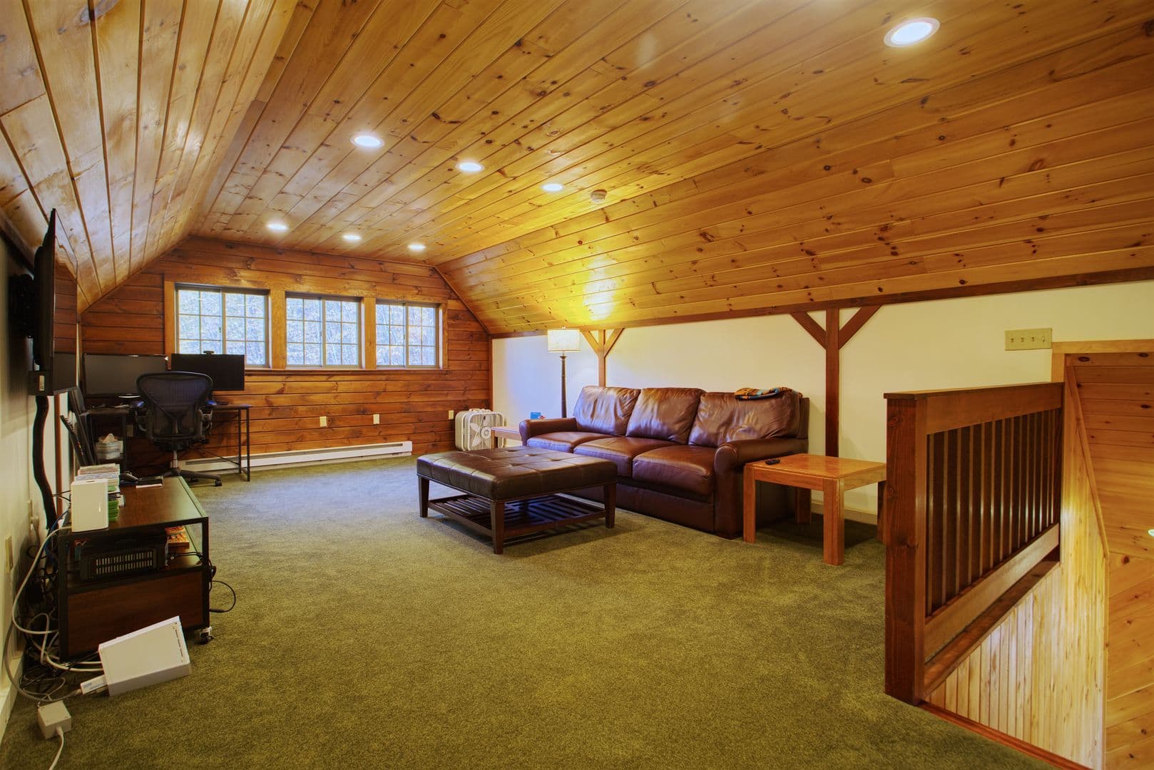 Campton House: 157 Summit Dr