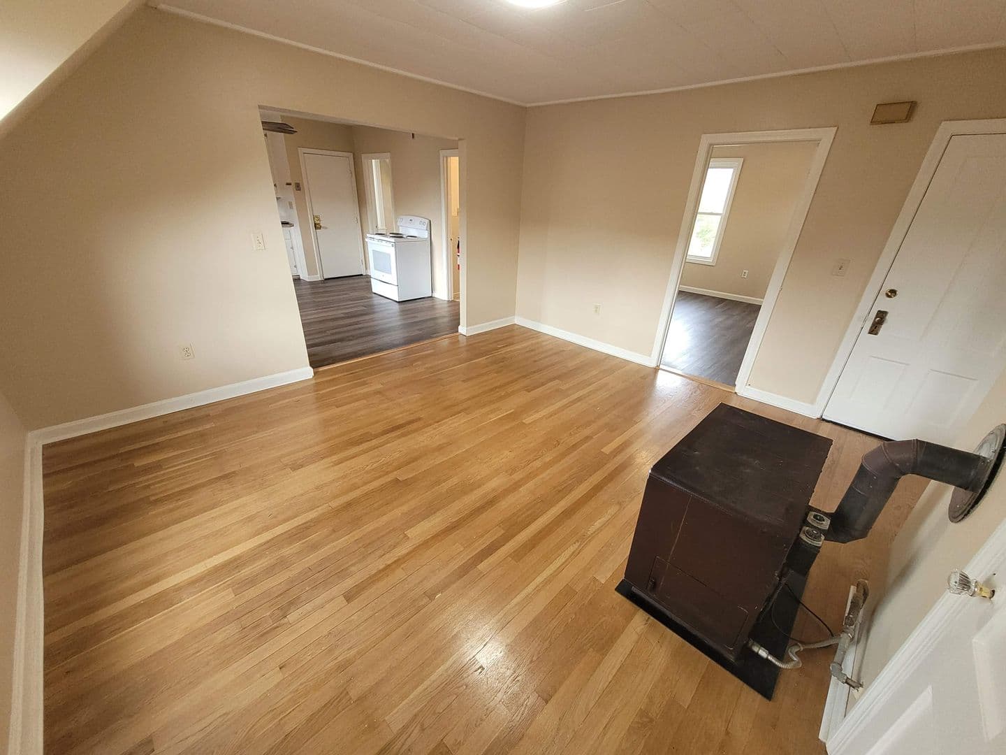 West Manchester Apartment: 276 Notre Dame Ave #3