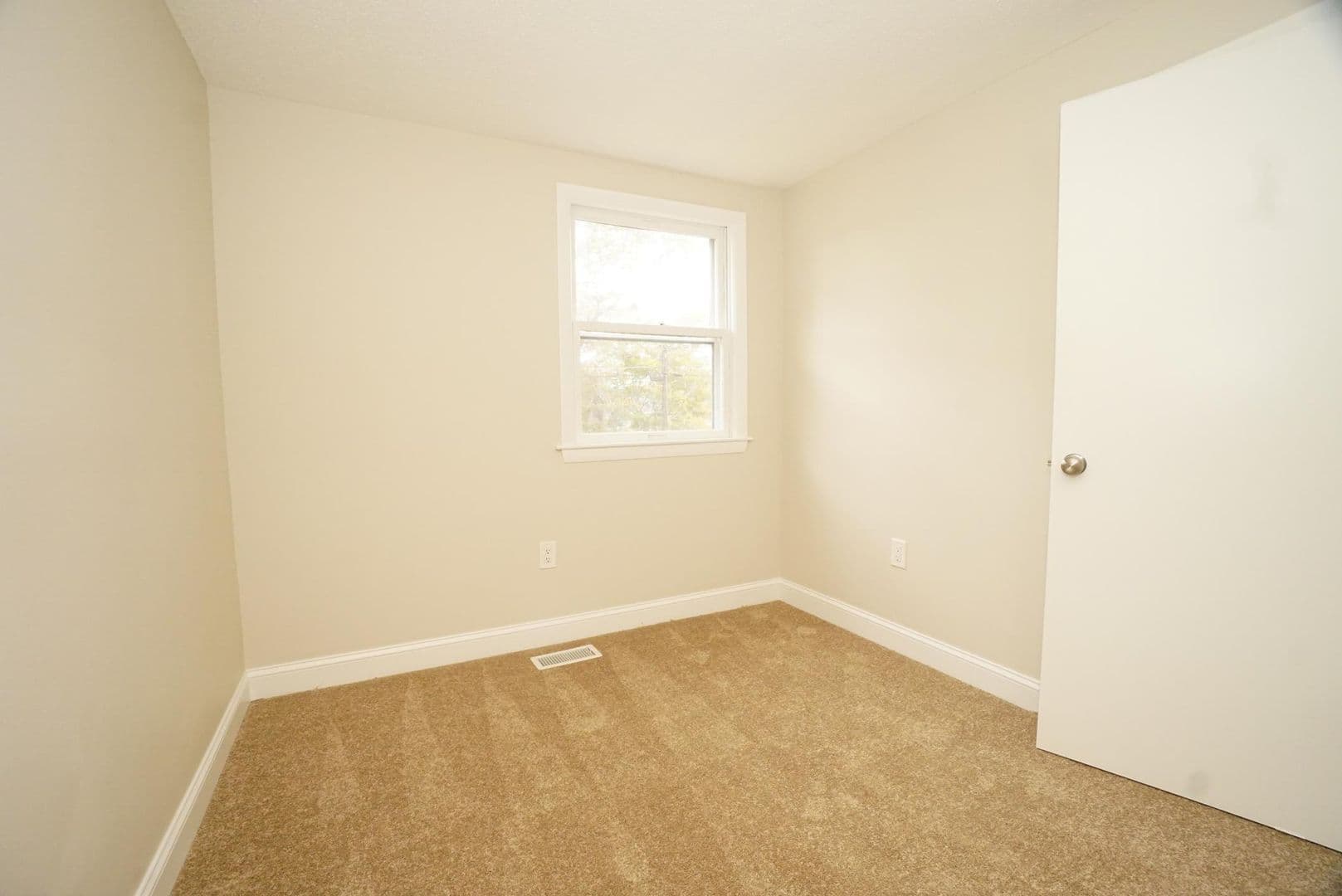 Nashua House: 42 Woodfield St