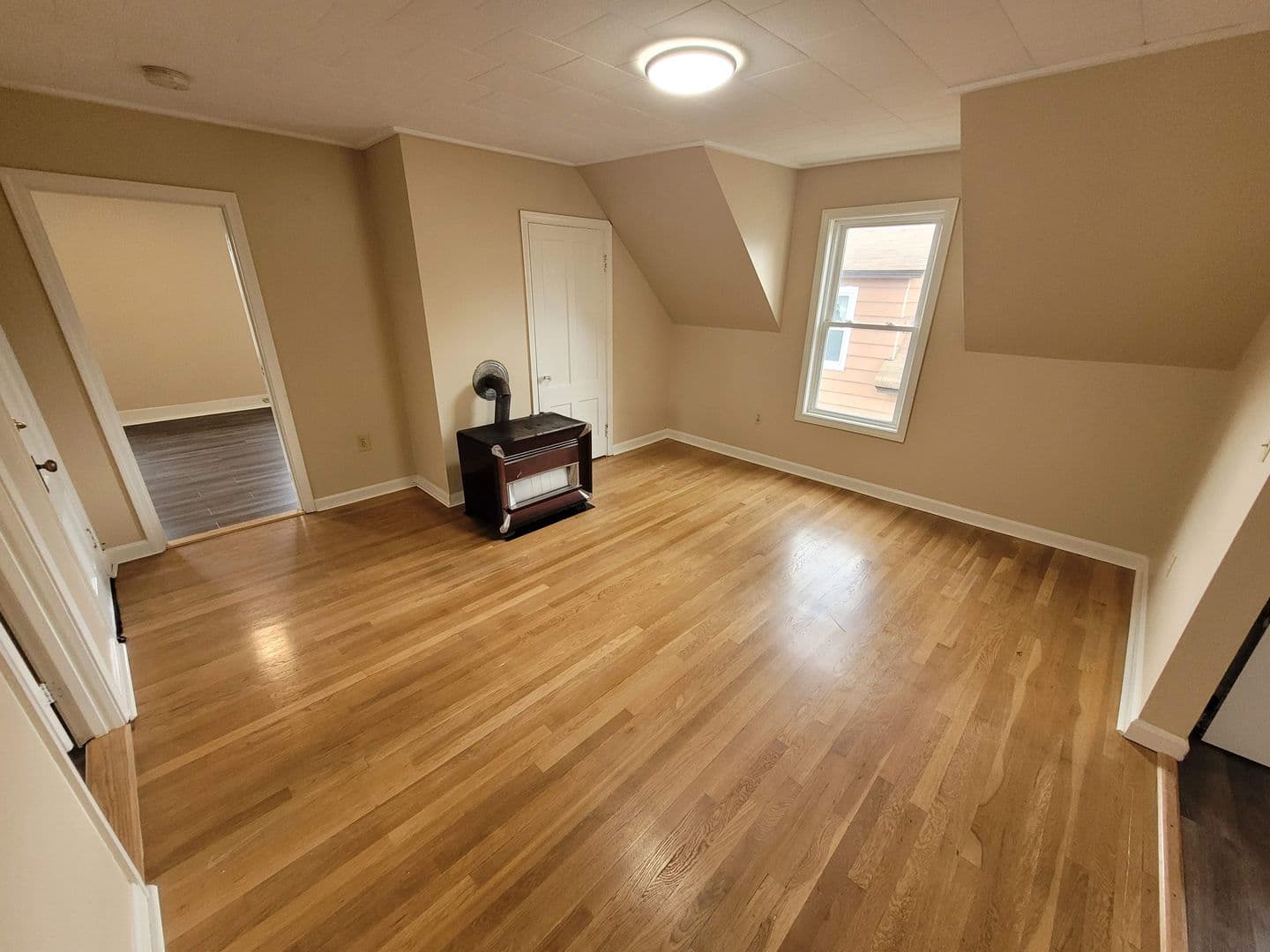 West Manchester Apartment: 276 Notre Dame Ave #3
