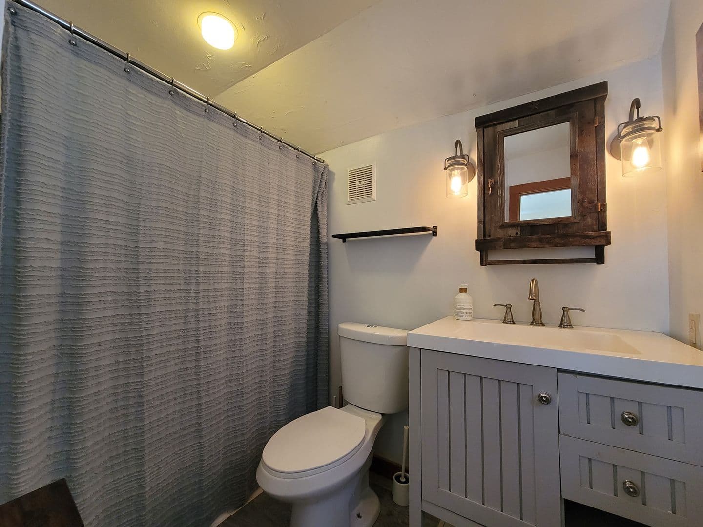 Campton House: 194 Reservoir Road