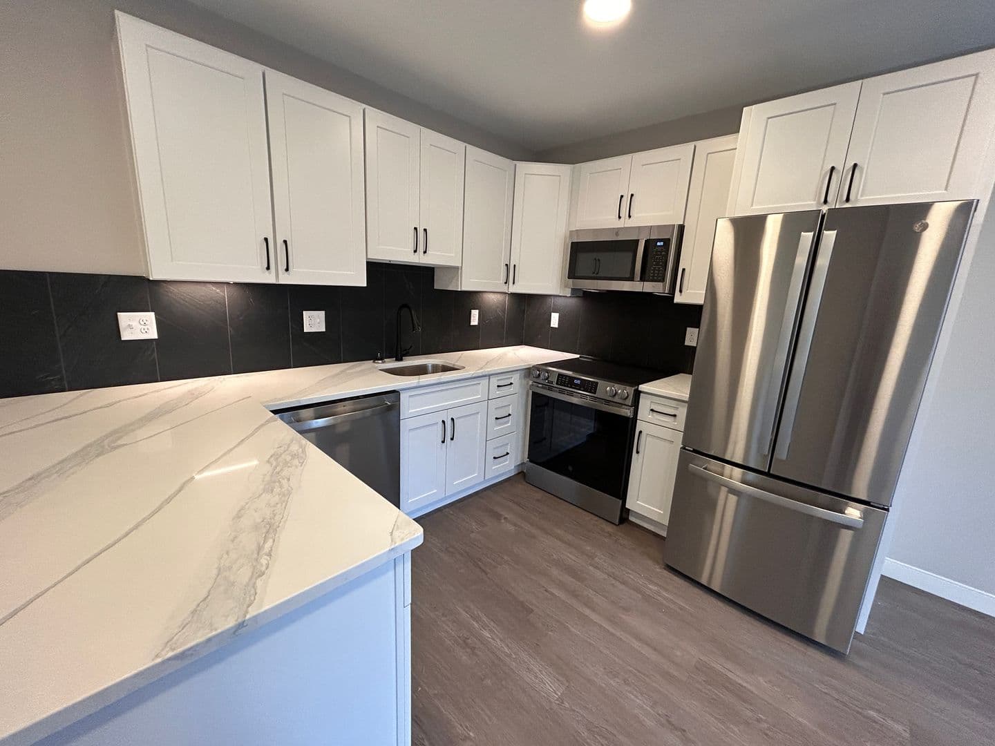 Manchester Apartment: 967 Elm Street
