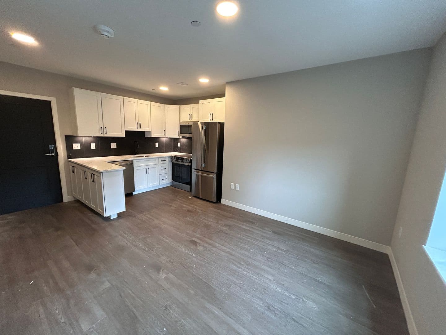 Manchester Apartment: 967 Elm Street