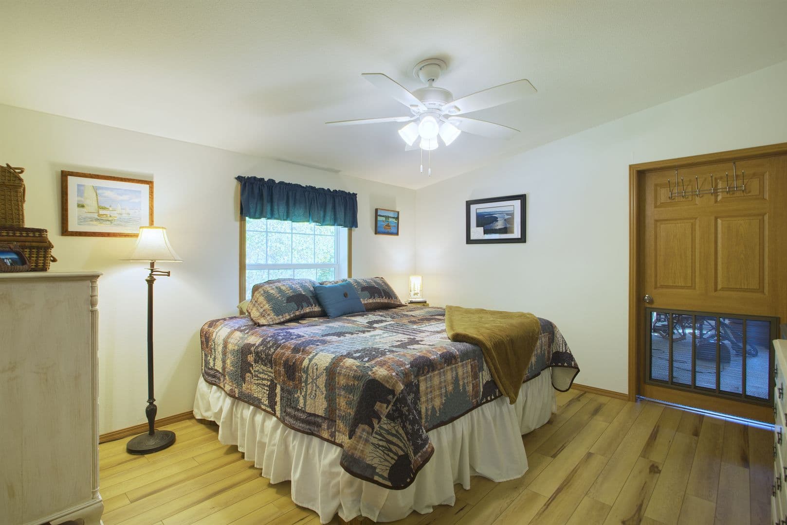 Campton House: 12 Trapper Rd