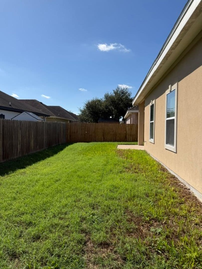 Edinburg House: 614 S. Excalibur St.