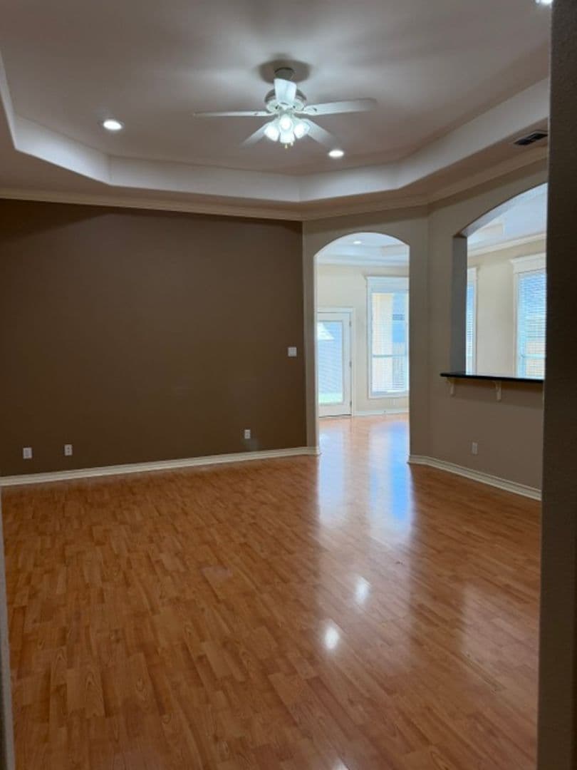 Edinburg House: 614 S. Excalibur St.