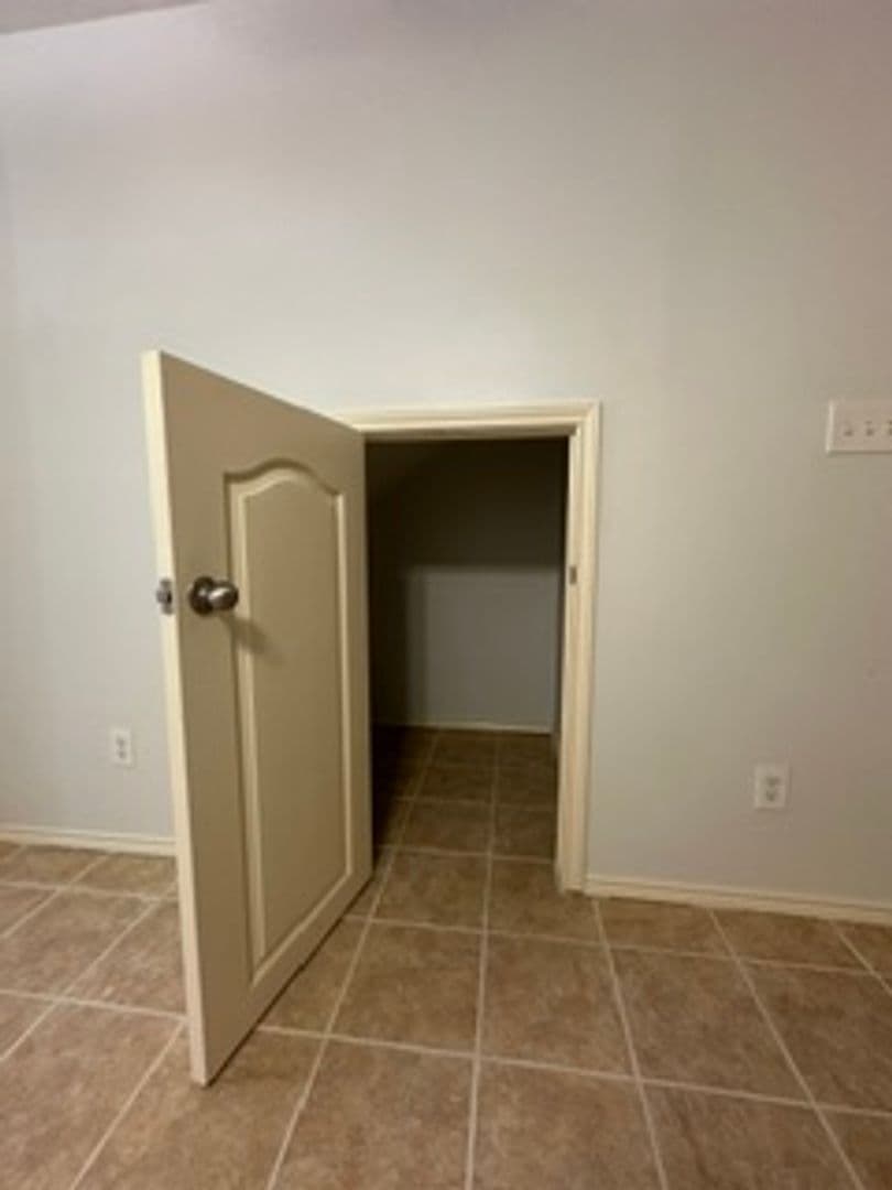 McAllen Apartment: 102 S. 48th Lane