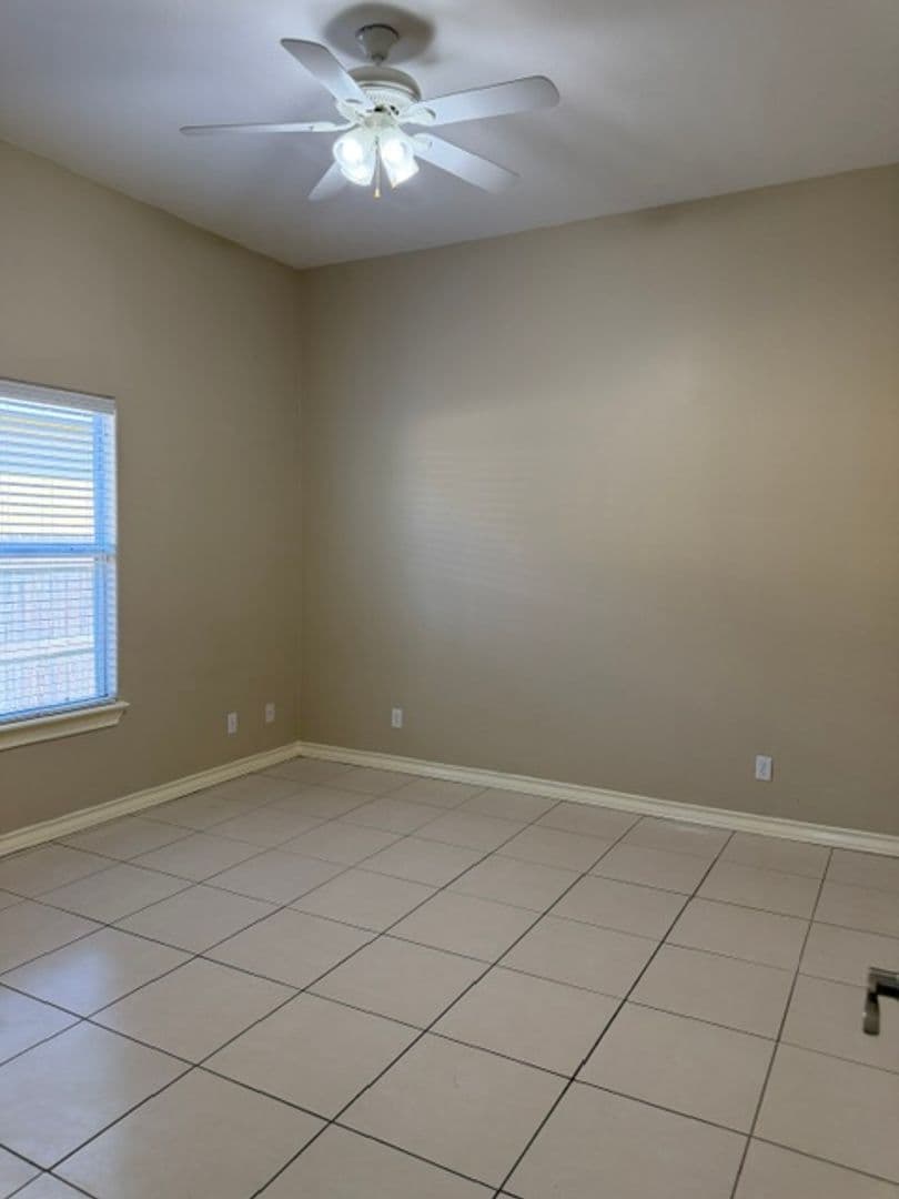 Edinburg House: 614 S. Excalibur St.