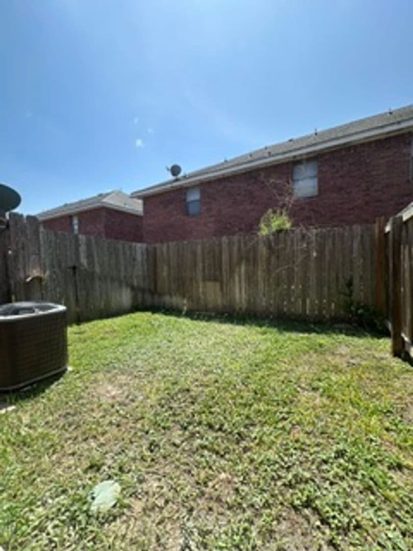 McAllen Apartment: 102 S. 48th Lane