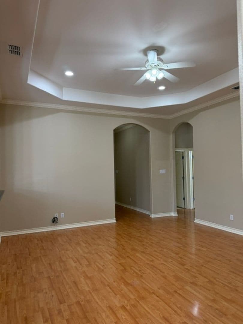 Edinburg House: 614 S. Excalibur St.