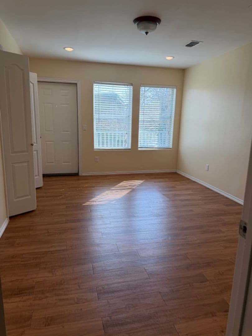 MCALLEN Apartment: 700 SUNSET