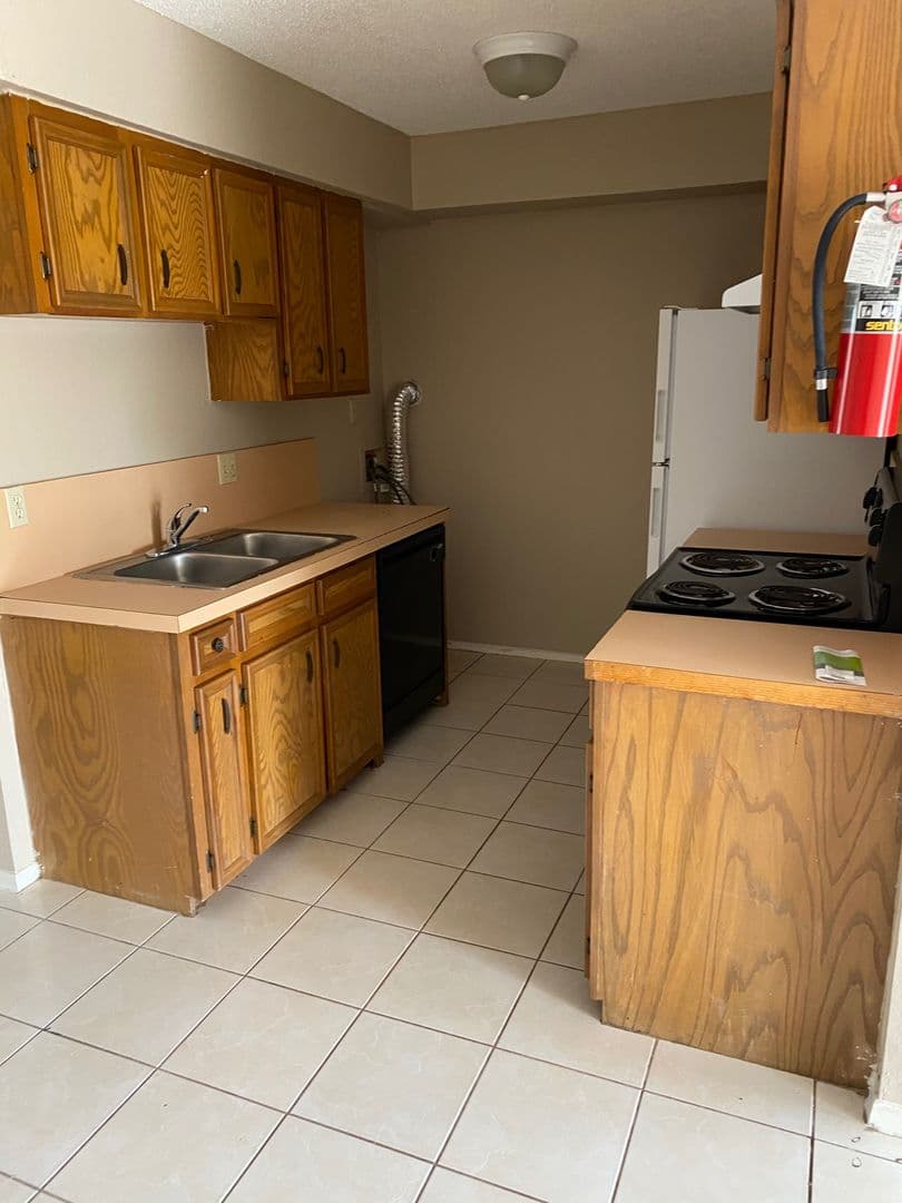 EDINBURG Apartment: 1105 W. Mahl St.
