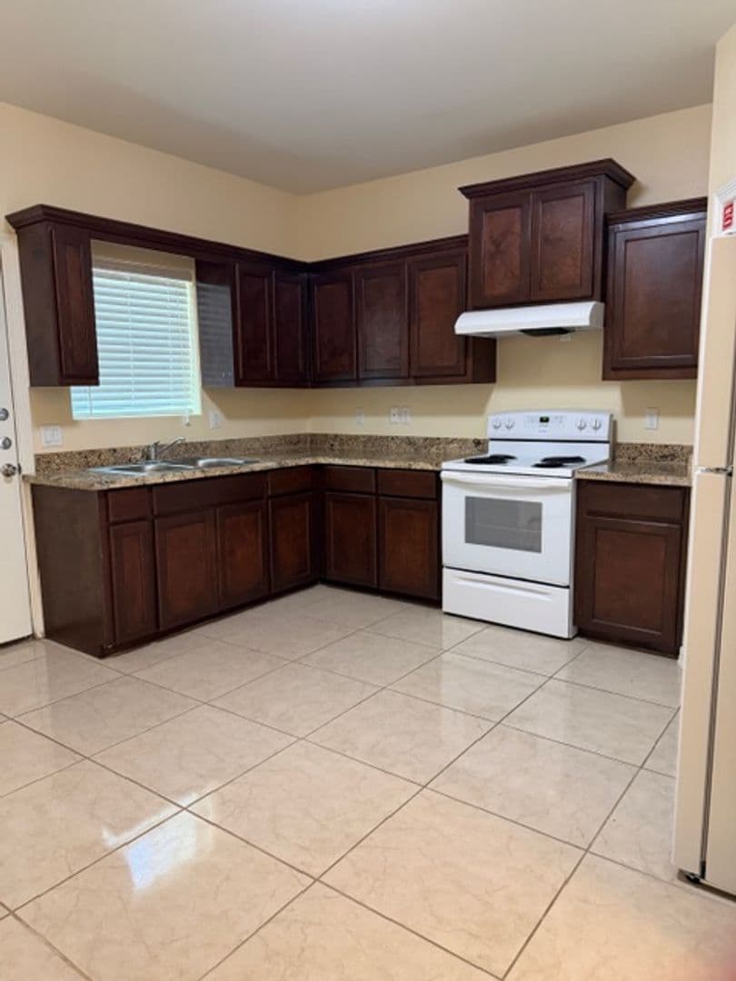 MCALLEN Apartment: 700 SUNSET