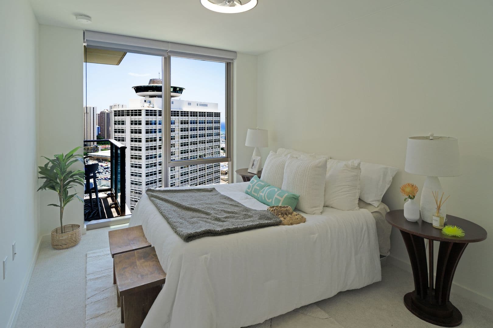 Honolulu House: 1388 Kapiolani Blvd