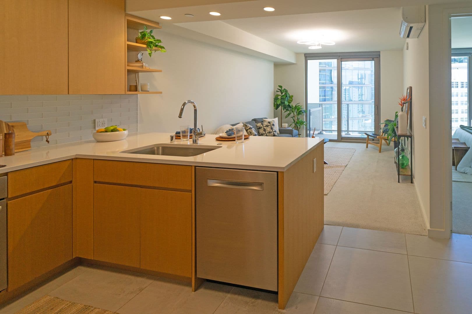 Honolulu House: 1388 Kapiolani Blvd