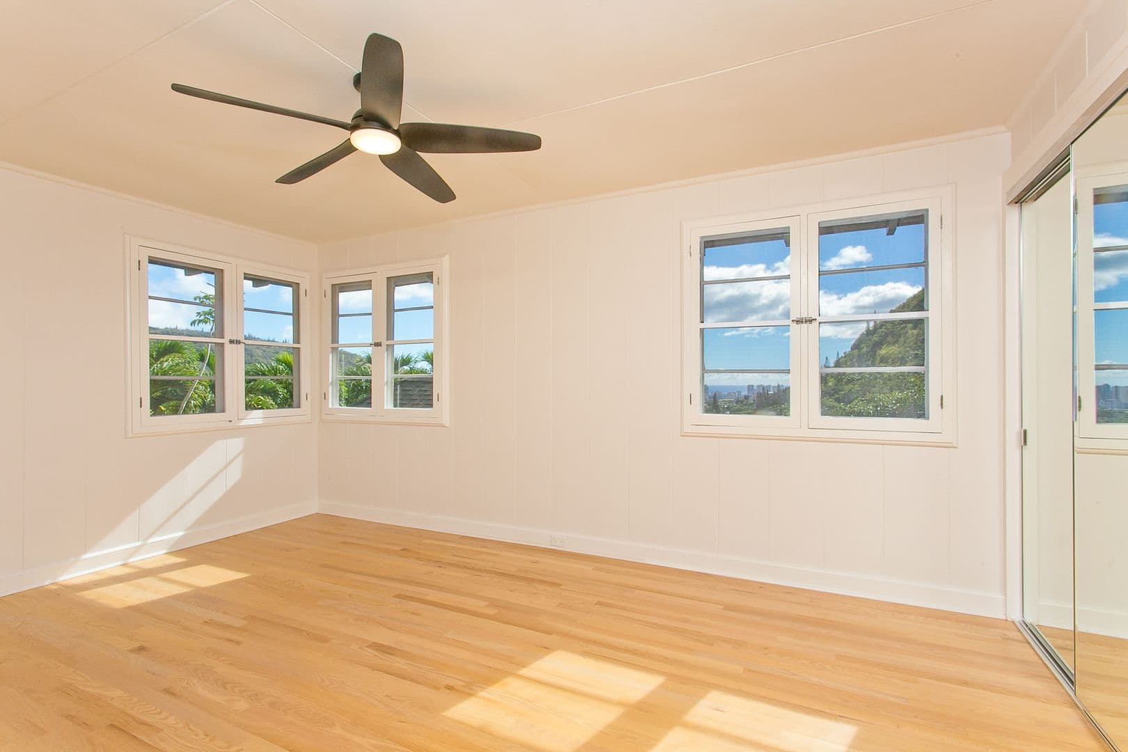 Honolulu House: 3125 Huelani Pl