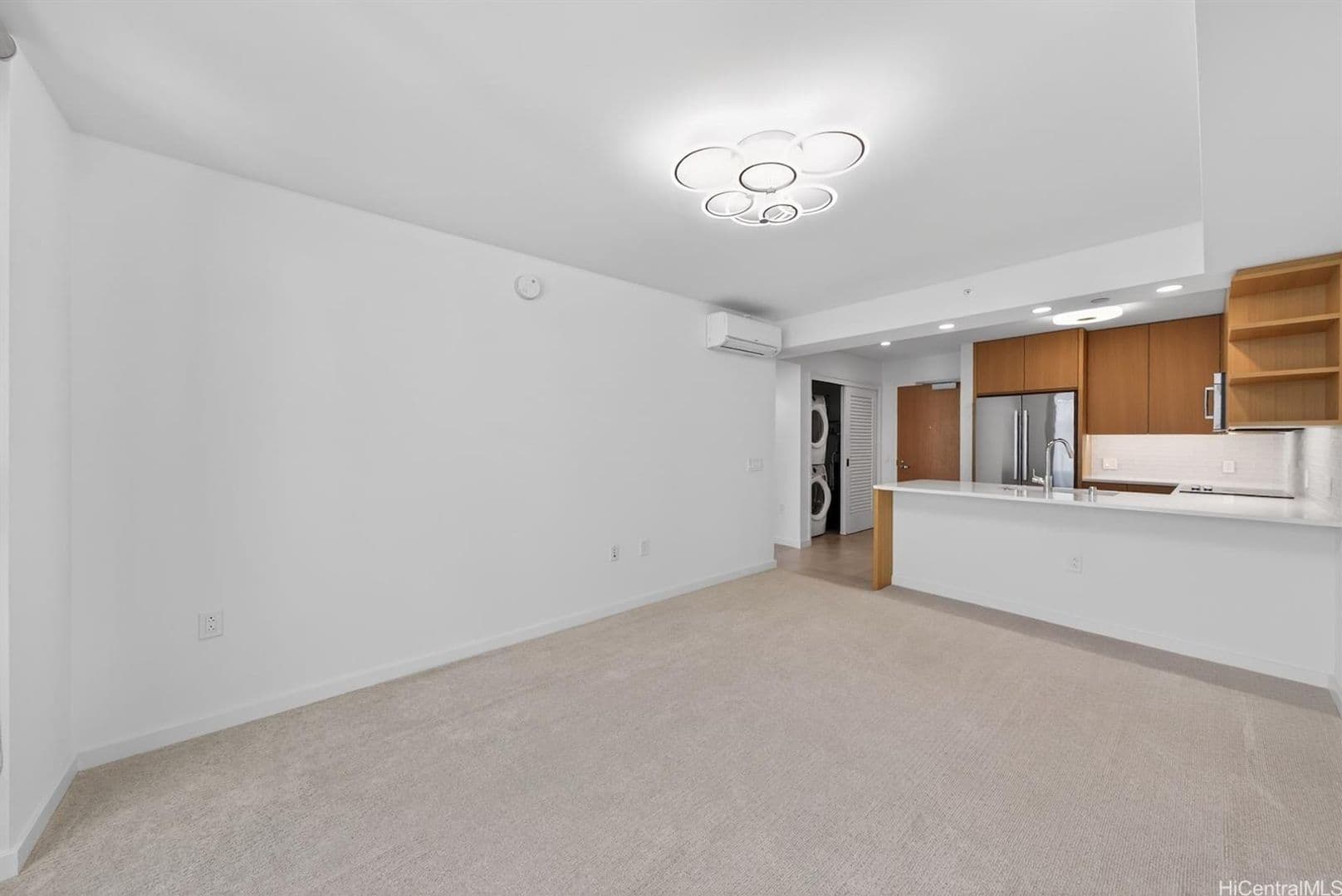 Honolulu House: 1388 Kapiolani Blvd