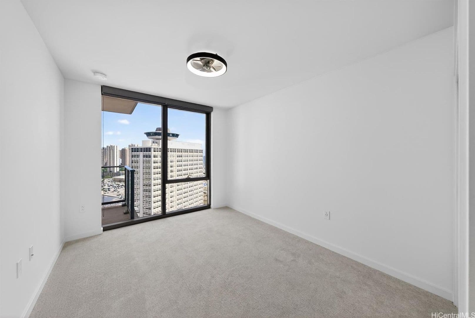 Honolulu House: 1388 Kapiolani Blvd